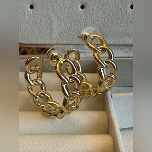 Marlyn Schiff gold interlocking knots hoop‎ earrings NWT